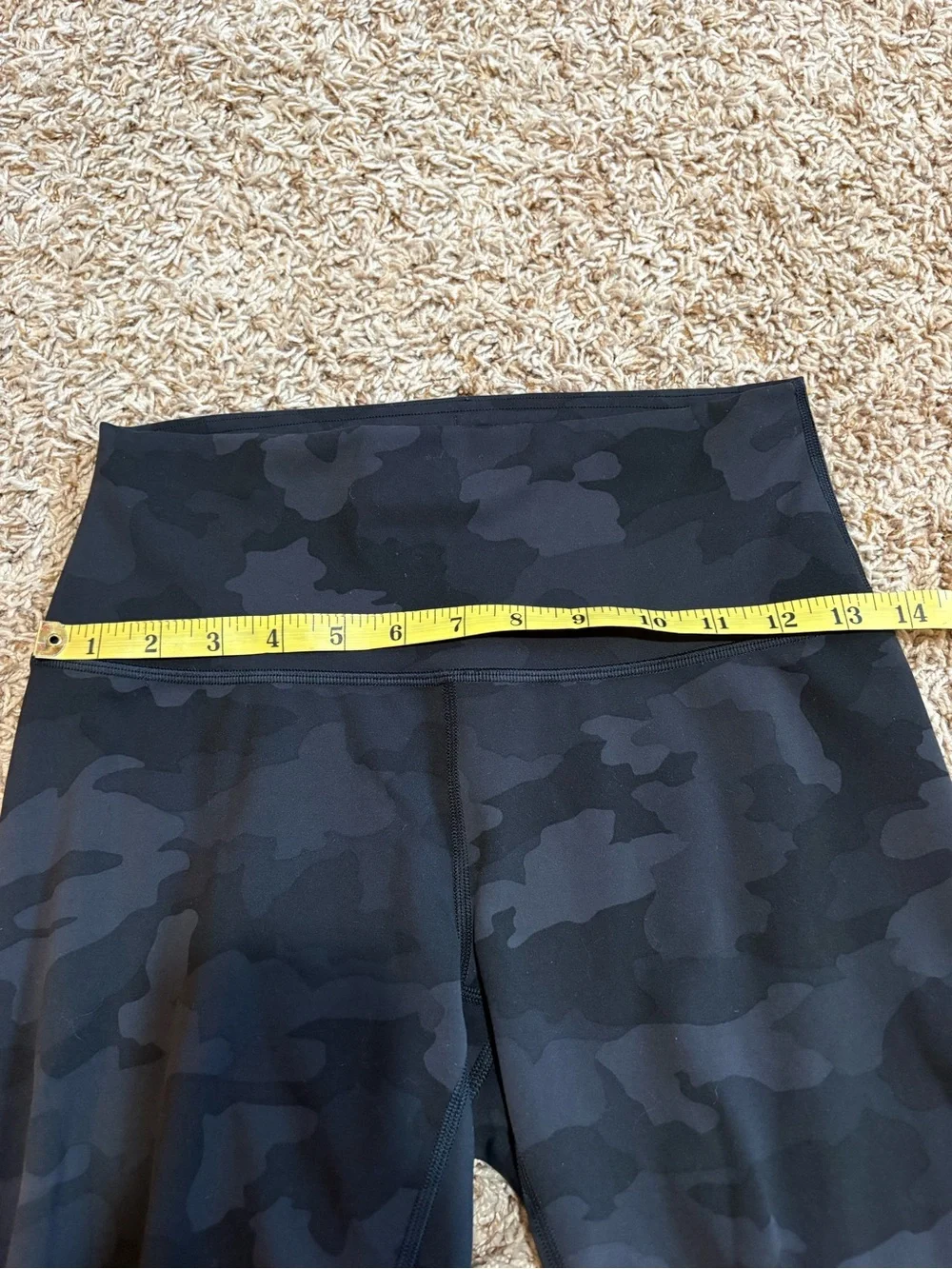 Lululemon Wunder train high rise tight black camo women’s size 8 25”